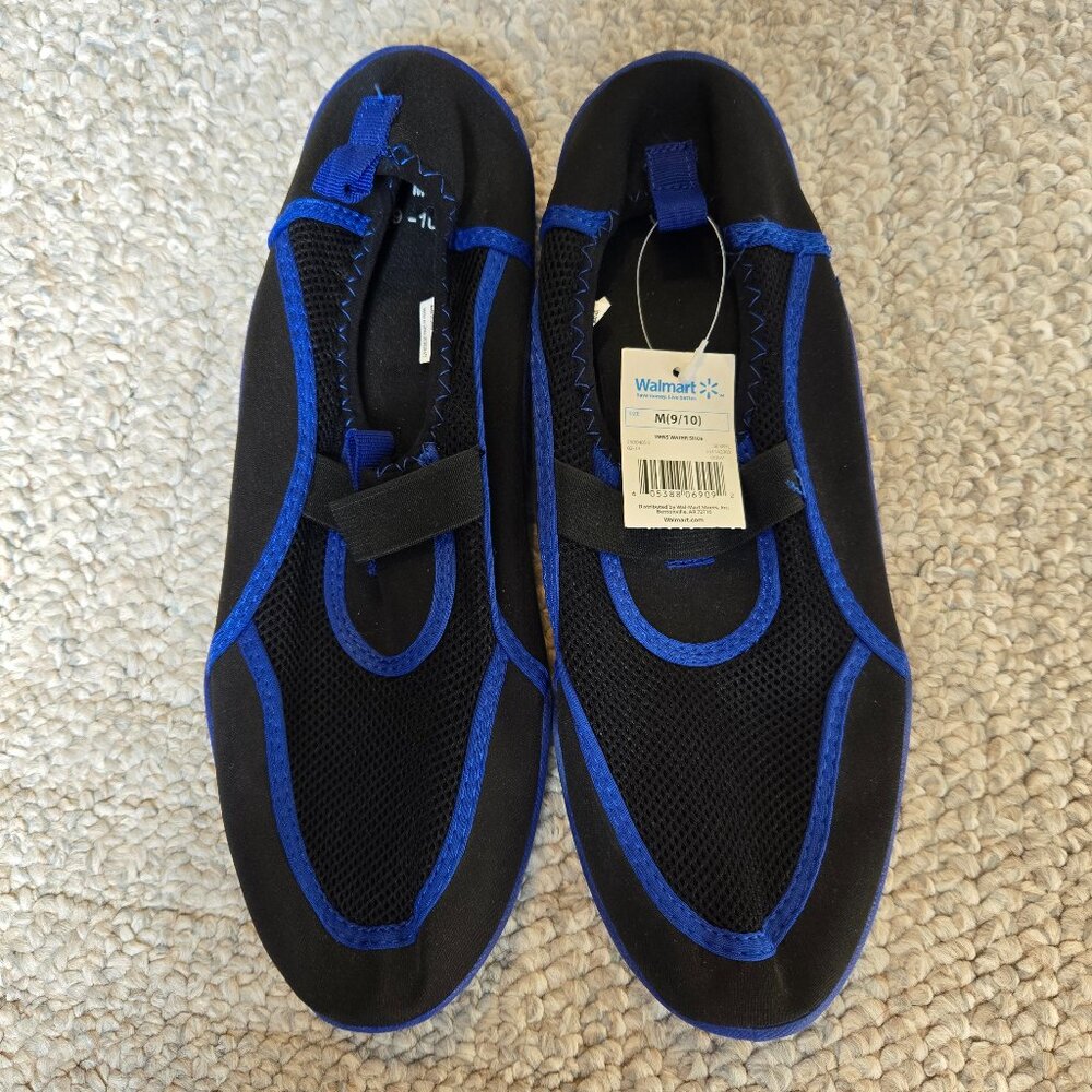 Walmart Men's Water Shoe- Size Medium (9/10)